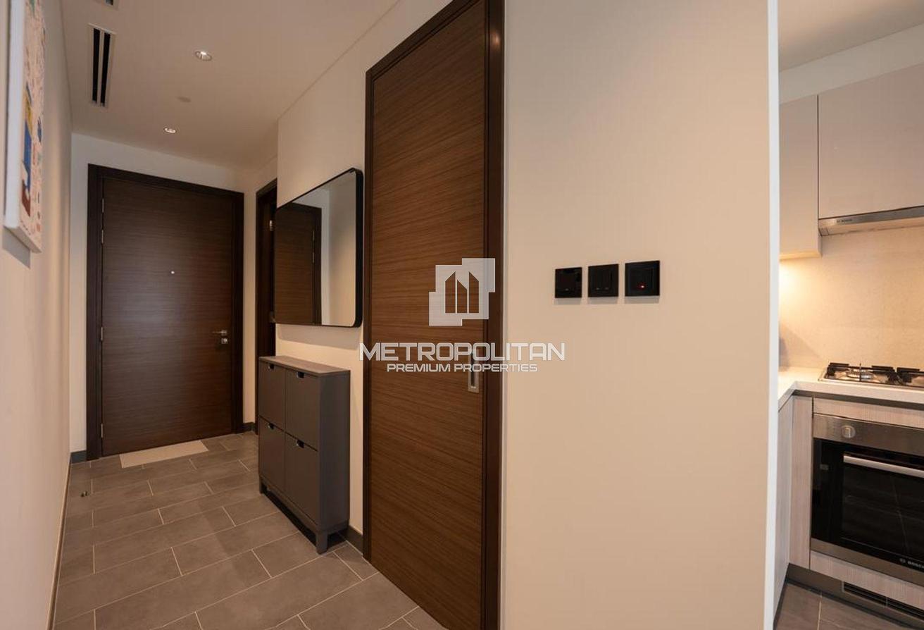 Stylish and Modern | Prime Location | Furnished photo 14