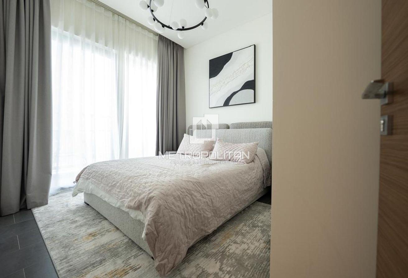 Stylish and Modern | Prime Location | Furnished photo 4