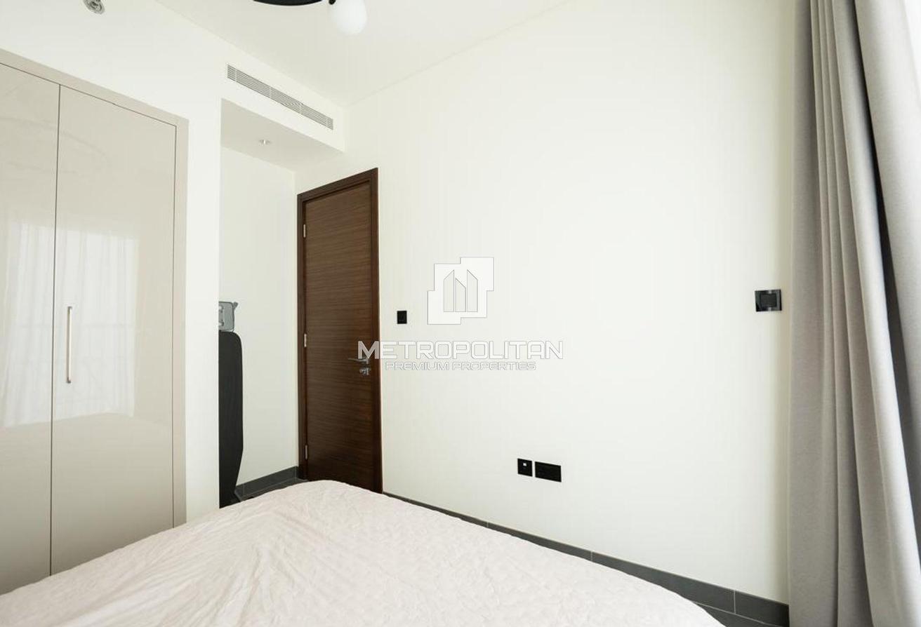 Stylish and Modern | Prime Location | Furnished photo 6