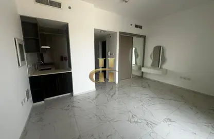Apartment - 1 Bathroom for rent in Golden Dream Tower 1 - District 18 - Jumeirah Village Circle - Dubai