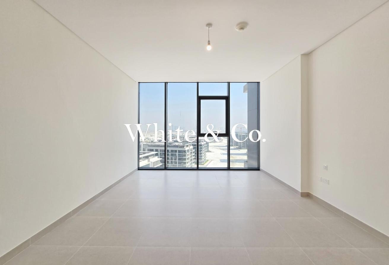 Large Layout | 3 Bedrooms | Lagoon Facing photo 8