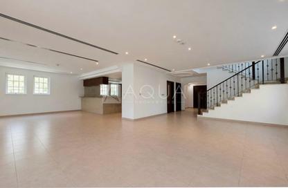 Villa - 5 Bedrooms - 5 Bathrooms for rent in District 4 - Jumeirah Park - Dubai Villa - 5 Bedrooms - 5 Bathrooms for rent in District 4 - Jumeirah Park - Dubai