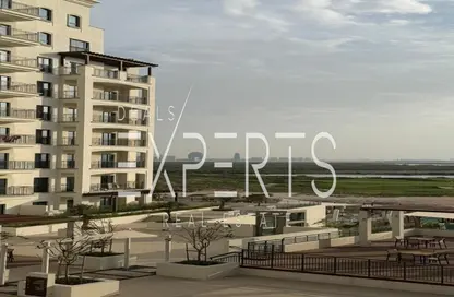 Apartment - 2 Bedrooms - 3 Bathrooms for rent in Residences E - Yas Golf Collection - Yas Island - Abu Dhabi
