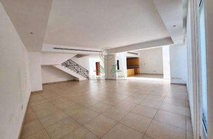 Villa - 4 - 4 for rent in Jumeirah 1 Villas - Jumeirah 1 - Jumeirah - Dubai Villa - 4 - 4 for rent in Jumeirah 1 Villas - Jumeirah 1 - Jumeirah - Dubai