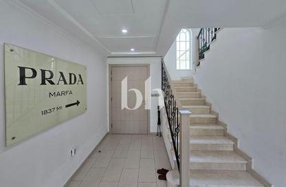 Villa - 4 - 5 for rent in District 8 - Jumeirah Park - Dubai