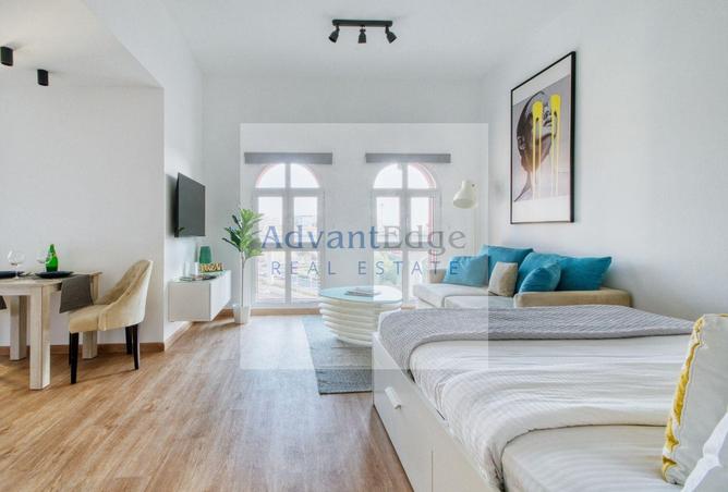 L-Shape | Fully Upgraded Studio || Fully Furnished