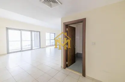 Apartment - 1 Bedroom - 2 Bathrooms for rent in Executive Towers - Business Bay - Dubai