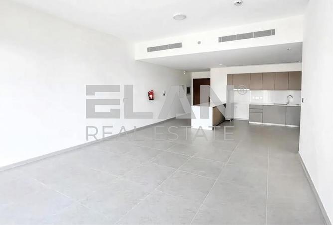 Unfurnished | Spacious | Bright | Vacant photo 2