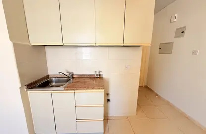 Apartment - 1 Bathroom for rent in Al Butina 9 Building - Al Butina - Sharjah Apartment - 1 Bathroom for rent in Al Butina 9 Building - Al Butina - Sharjah