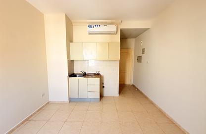 Apartment - Studio - 1 for rent in Al Butina 9 Building - Al Butina - Sharjah