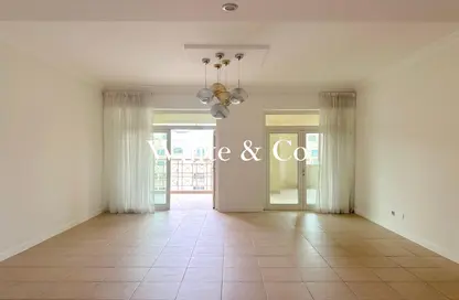 شقة - 2 غرف نوم - 3 حمامات للايجار في الحلاوي - مساكن شور لاين - نخلة جميرا - دبي