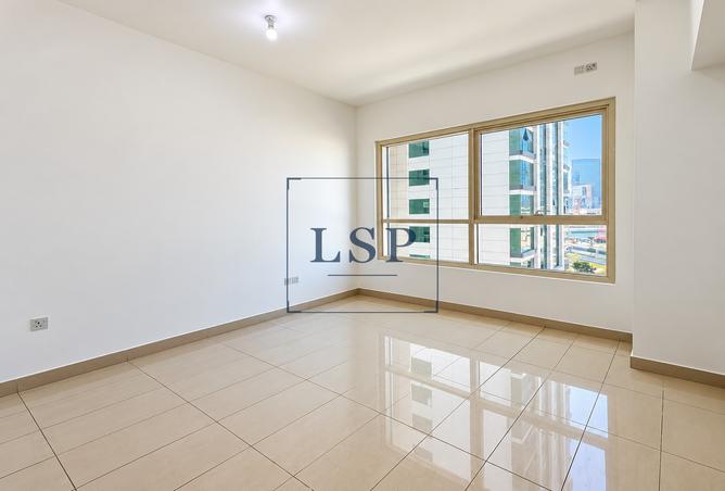 1-bed apartment in Al Maha Tower · Vacant — photo 2