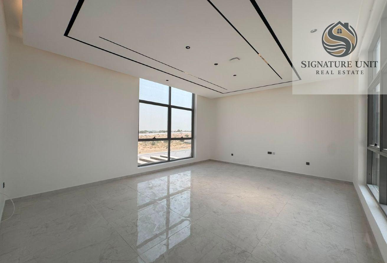 Brand New | 5BR Villa | 3 Parking | Garden photo 11
