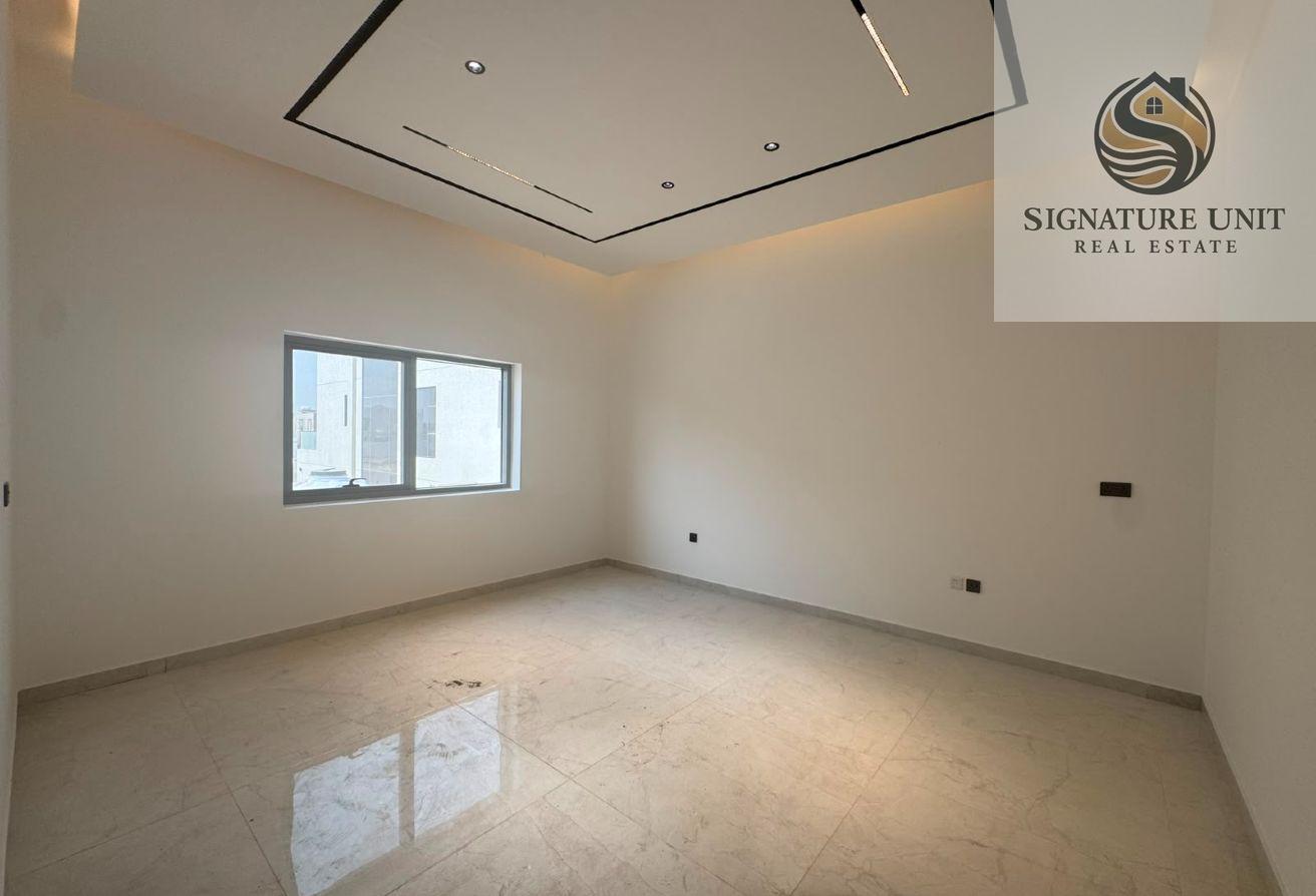 Brand New | 5BR Villa | 3 Parking | Garden photo 13