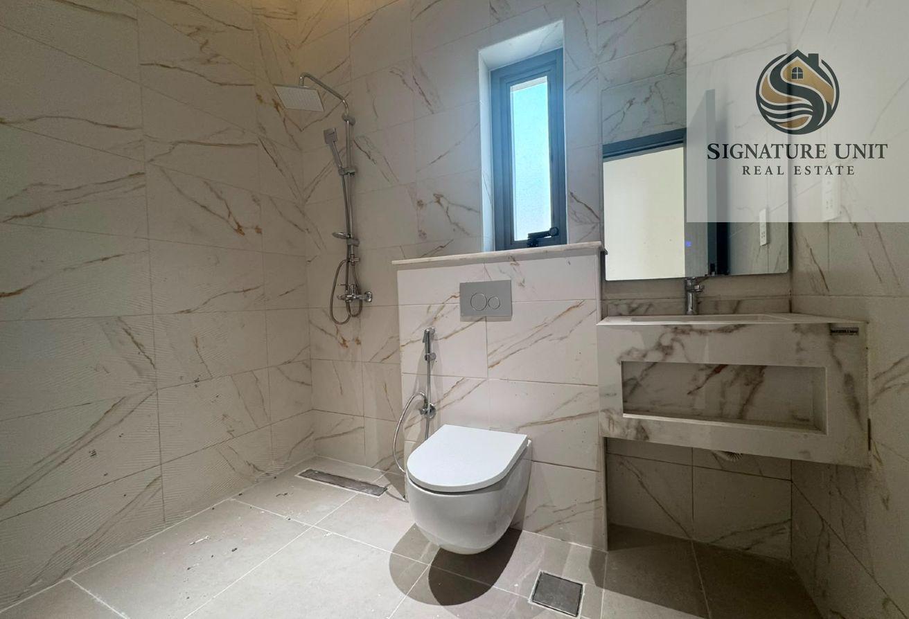 Brand New | 5BR Villa | 3 Parking | Garden photo 22