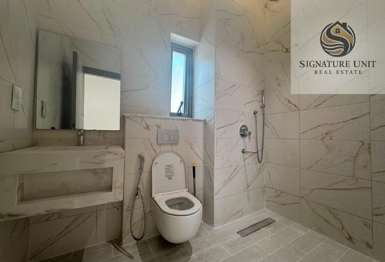 Brand New | 5BR Villa | 3 Parking | Garden photo 25