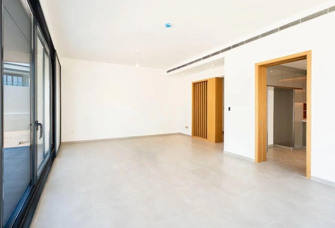 Prime Location | 6 Bedroom Villa | Jebel Ali Villa photo 13