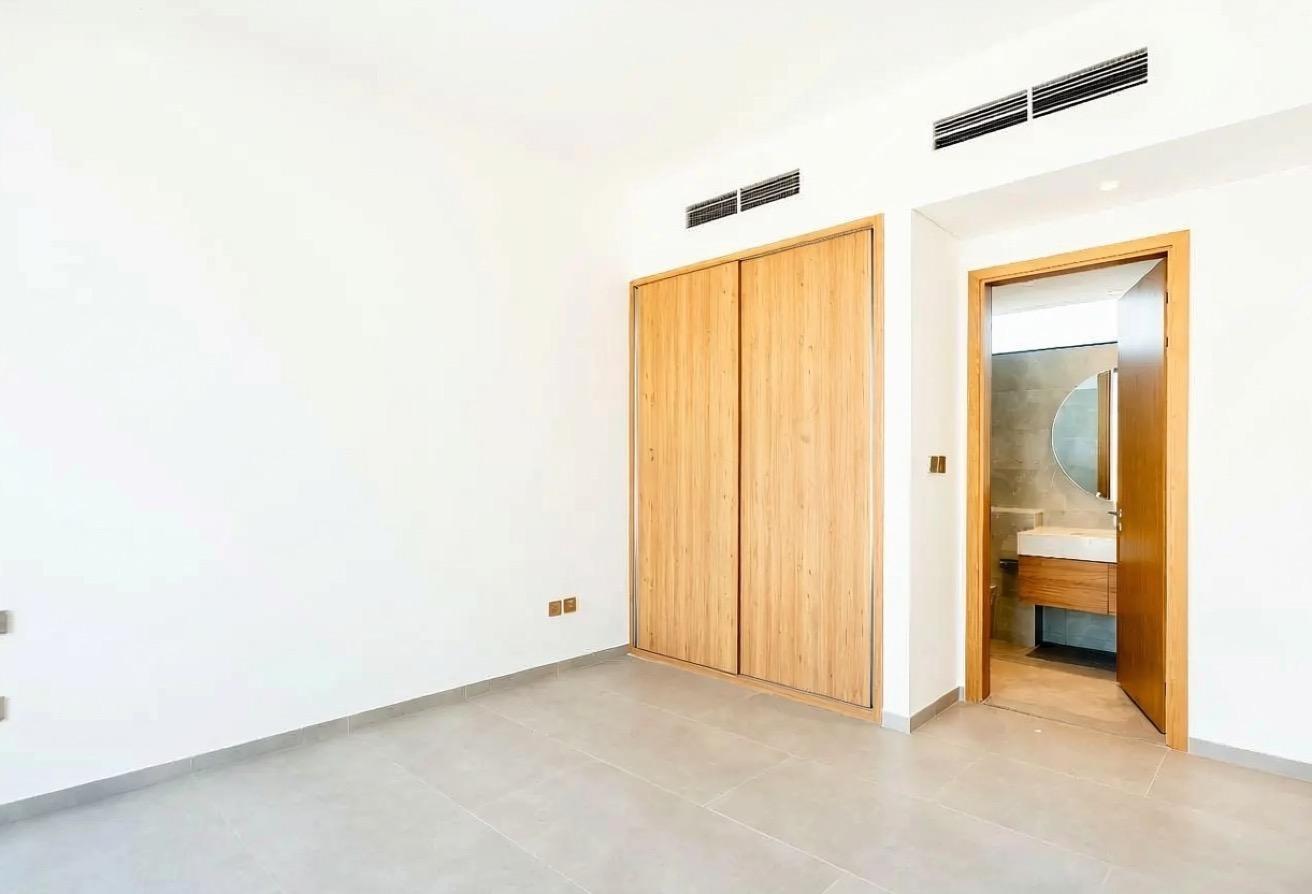 Prime Location | 6 Bedroom Villa | Jebel Ali Villa photo 6