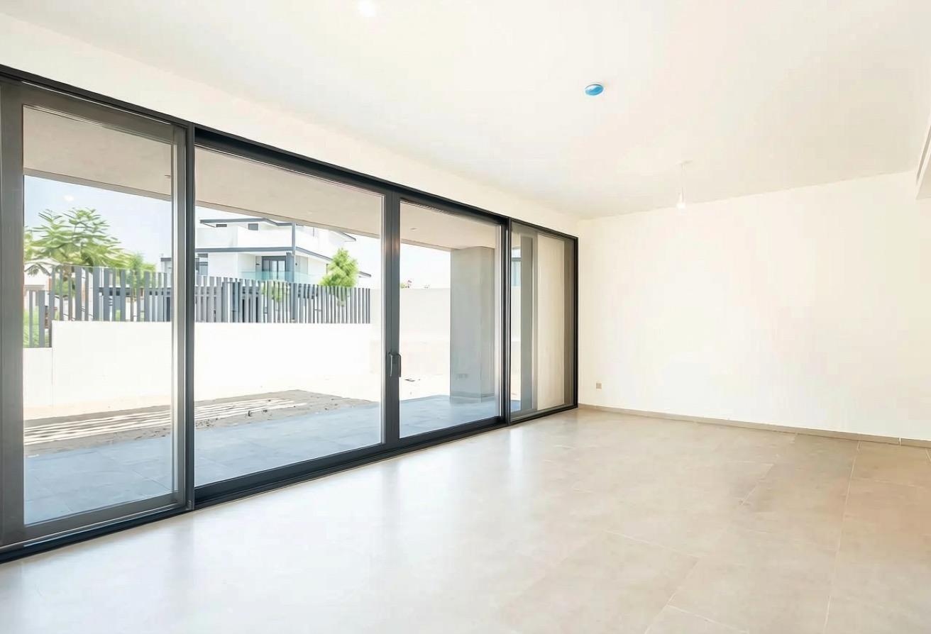 Prime Location | 6 Bedroom Villa | Jebel Ali Villa photo 7