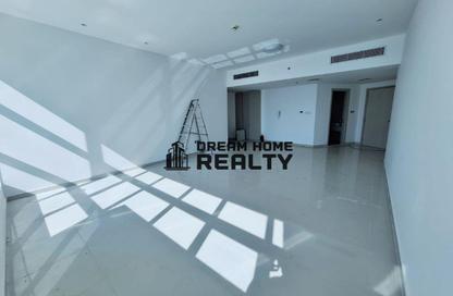 Apartment - 3 - 3 for rent in Riviera Tower - Al Khan Corniche - Al Khan - Sharjah Apartment - 3 - 3 for rent in Riviera Tower - Al Khan Corniche - Al Khan - Sharjah