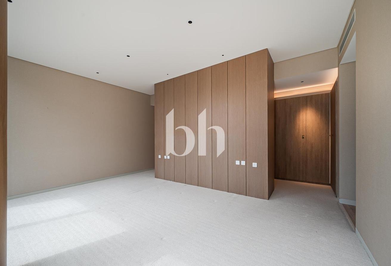 Serene living | Custom built | Luxury | Available photo 6
