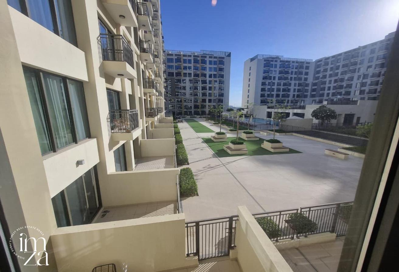 POOL VIEW | FURNISHED | COMMUNITY LIVING photo 8