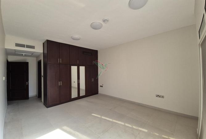 2OvlT7kUkMa - Property Main Image