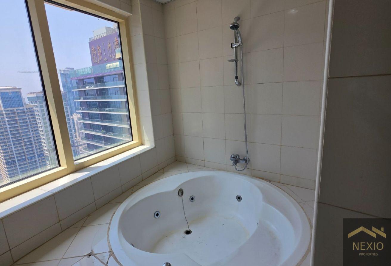 Spacious layout | Private Pool | Lake View photo 26