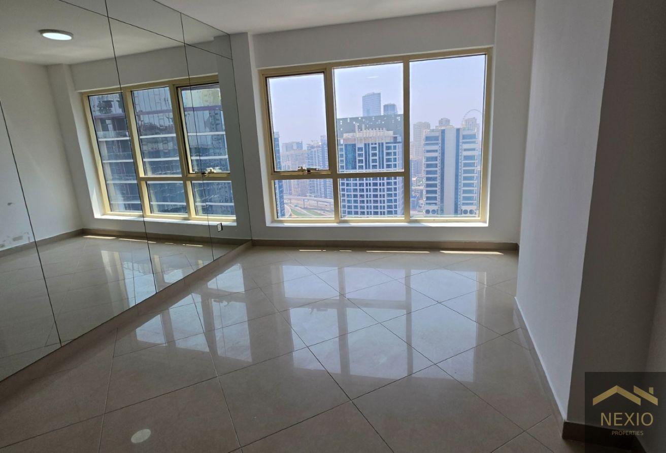Spacious layout | Private Pool | Lake View photo 6