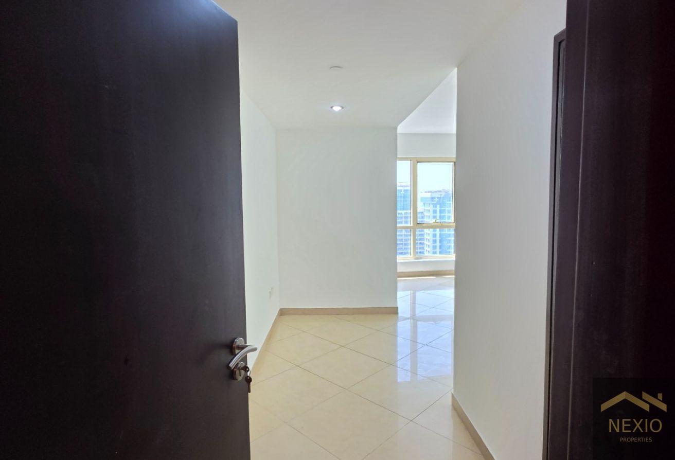 Spacious layout | Private Pool | Lake View photo 14
