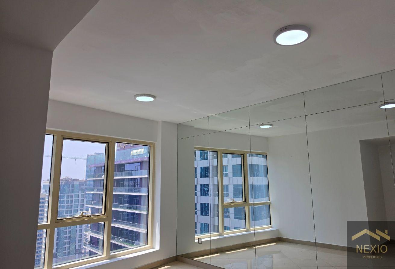 Spacious layout | Private Pool | Lake View photo 3