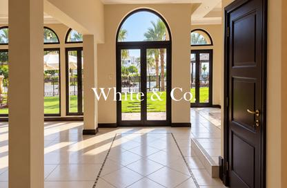 Villa - 3 - 4 for rent in Canal Cove Frond J - Canal Cove Villas - Palm Jumeirah - Dubai Villa - 3 - 4 for rent in Canal Cove Frond J - Canal Cove Villas - Palm Jumeirah - Dubai