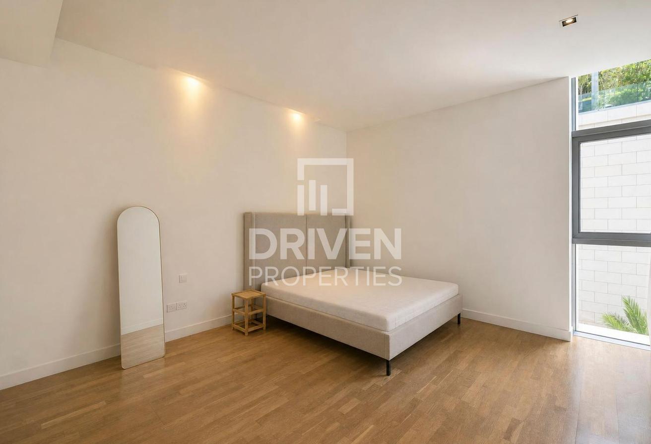 Bright and Stylish | Location | Furnished photo 9