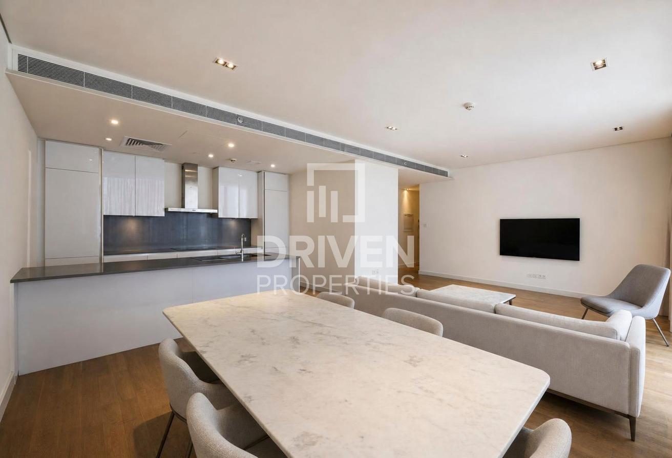 Bright and Stylish | Location | Furnished photo 5