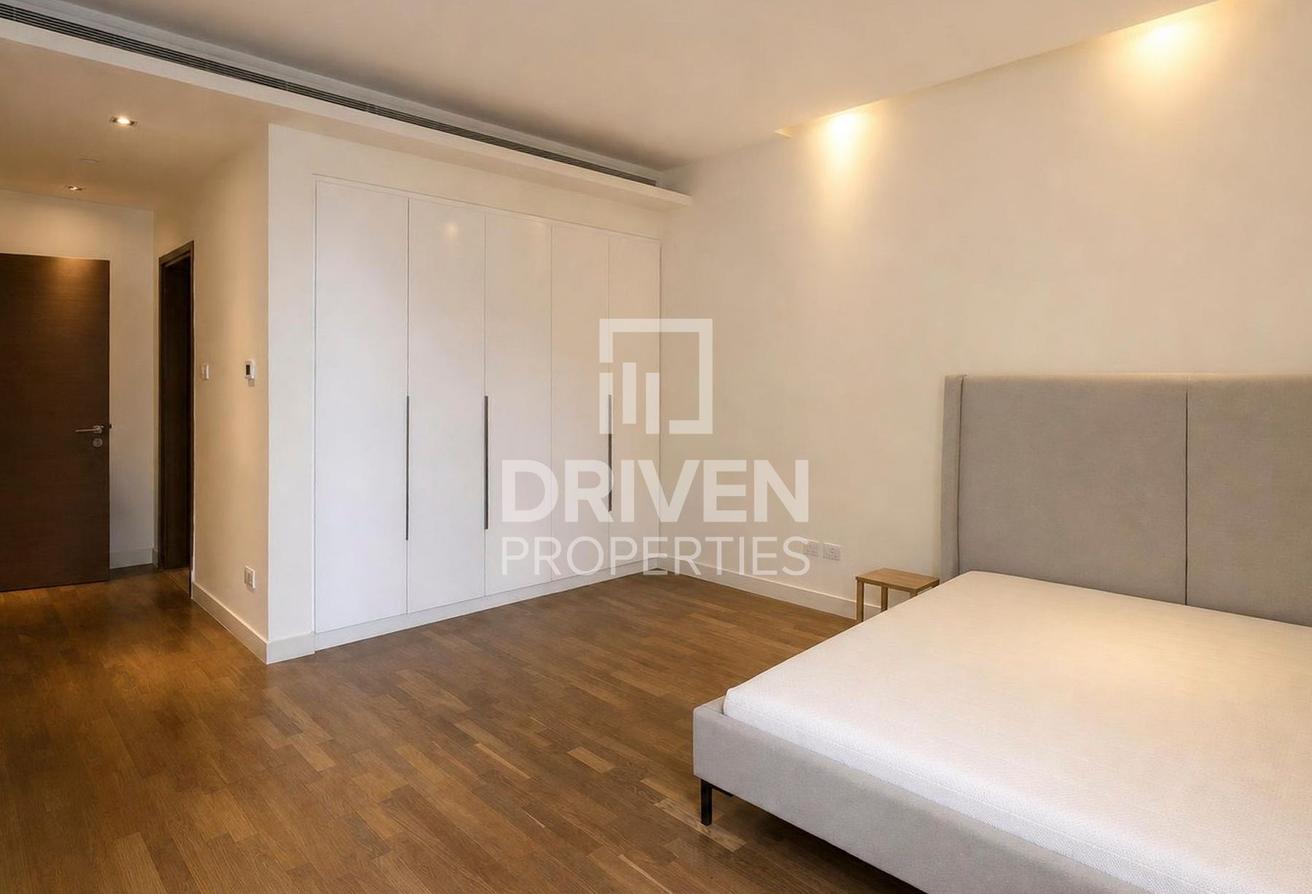 Bright and Stylish | Location | Furnished photo 10