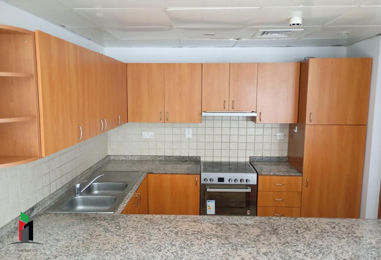 Spacious| Well-maintained| Chiller Free photo 9