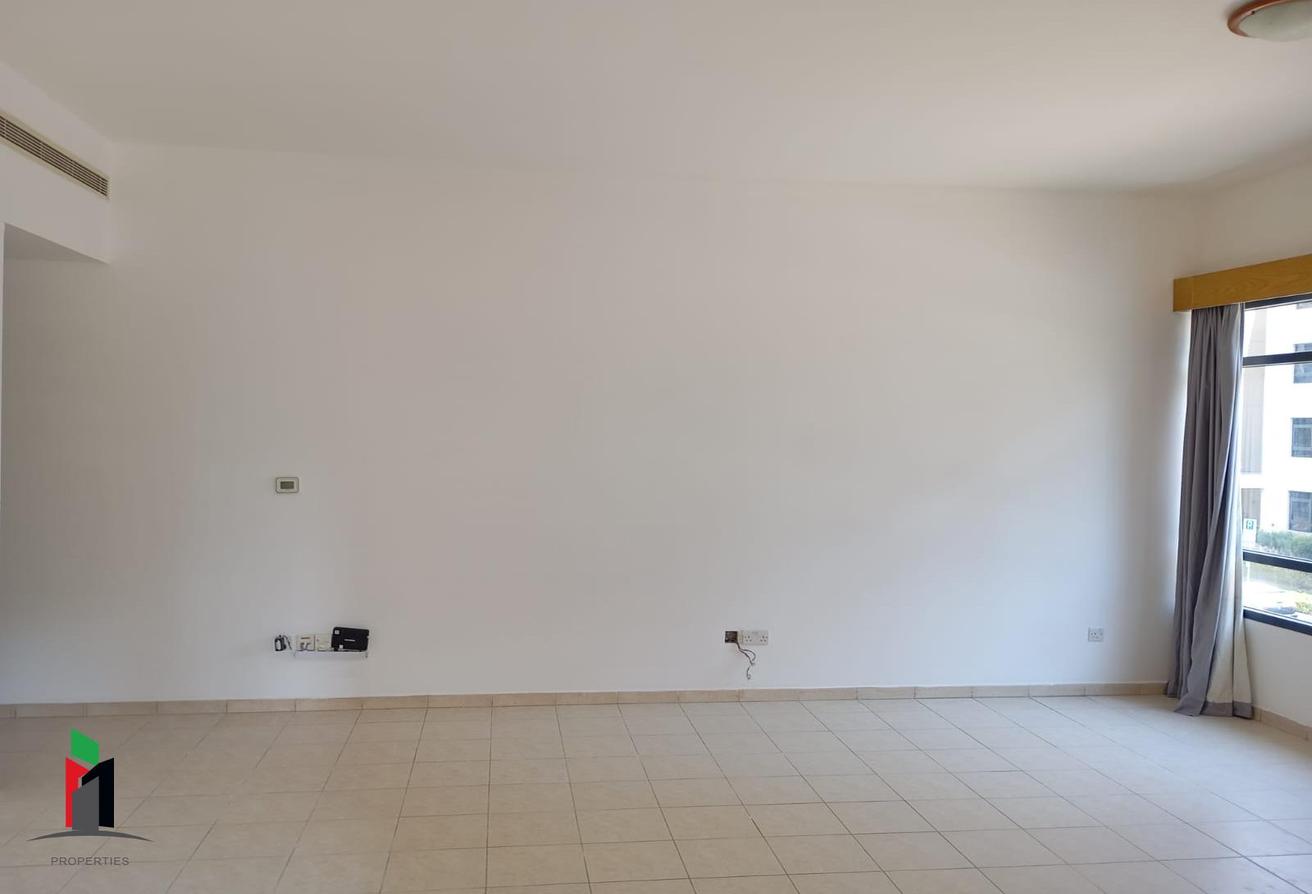 Spacious| Well-maintained| Chiller Free photo 11