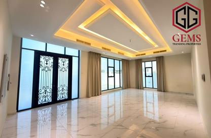 Villa - 5 - 6 for rent in Al Aweer 1 - Al Aweer - Dubai