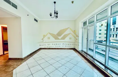 شقة - 3 غرف نوم - 3 حمامات للايجار في طريق منخول - بر دبي - دبي