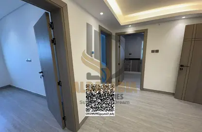 عمارة بالكامل - 8 غرف نوم - 8 حمامات للبيع في برج الكورنيش - الرميلة - عجمان