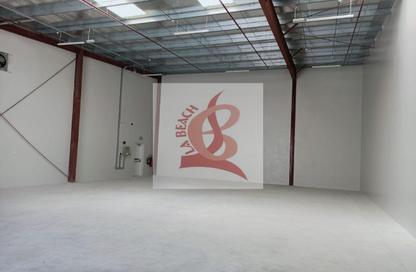 Warehouse - Studio - 1 Bathroom for rent in Dubai Investment Park (DIP) - Dubai