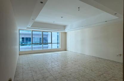 Apartment - 2 - 4 for rent in Al Dana Tower - Al Majaz 3 - Al Majaz - Sharjah Apartment - 2 - 4 for rent in Al Dana Tower - Al Majaz 3 - Al Majaz - Sharjah