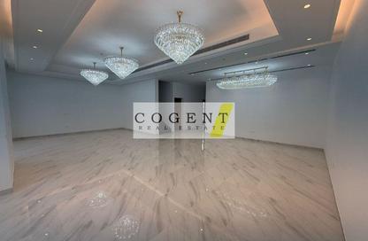 Villa - 5 Bedrooms - 6 Bathrooms for rent in Jumeirah 1 Villas - Jumeirah 1 - Jumeirah - Dubai