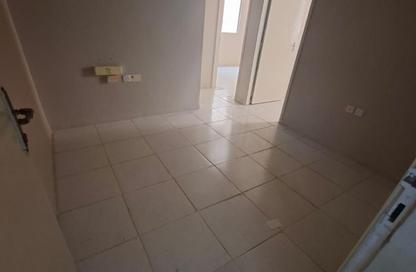 Apartment - 2 - 1 for rent in Al Butina 9 Building - Bu Tina - Al Sharq - Sharjah