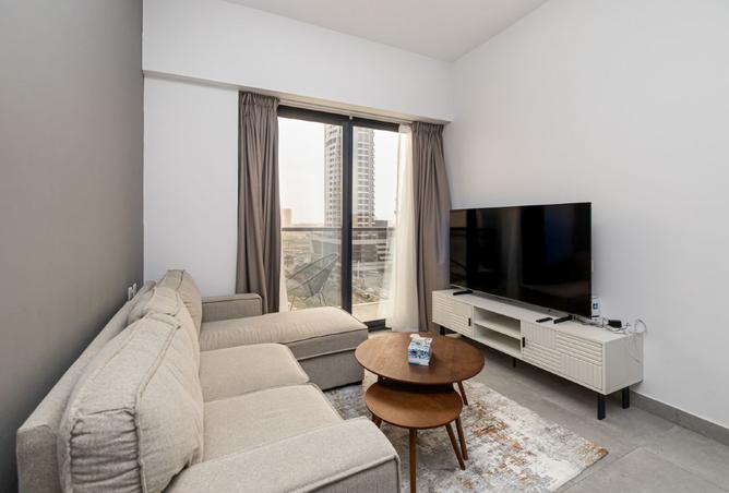 FULLY FURNISHED| SPACIOUS | PRIME LOCATION photo 2