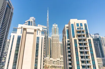 Apartment - 2 Bedrooms - 2 Bathrooms for rent in Bahwan Tower Downtown - Downtown Dubai - Dubai