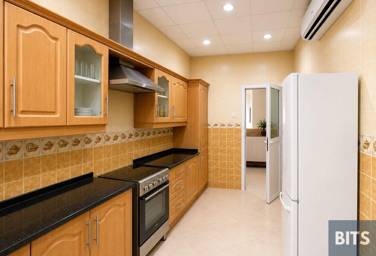 Villa | Ready To Move | Furnished | Huge Plot photo 9