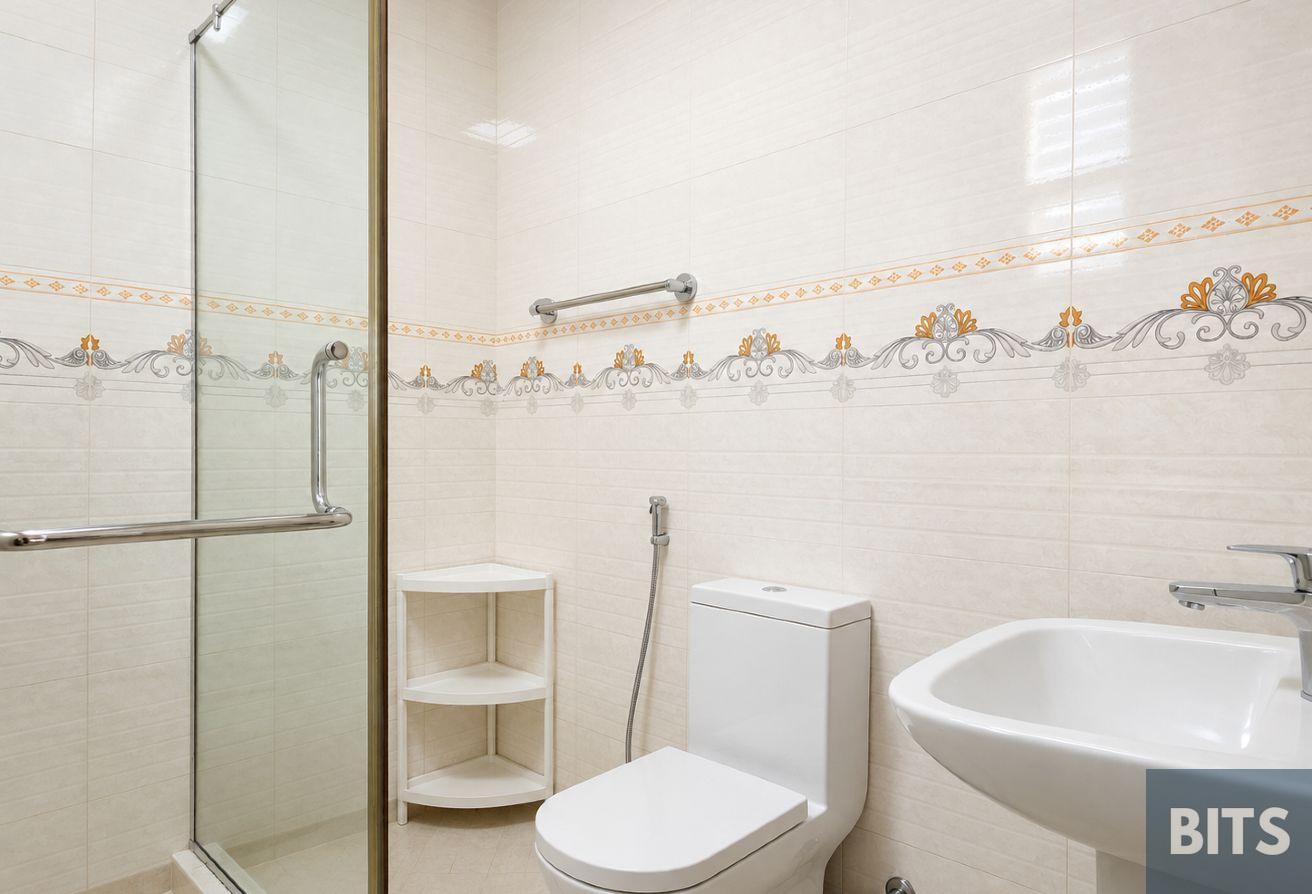 Villa | Ready To Move | Furnished | Huge Plot photo 20
