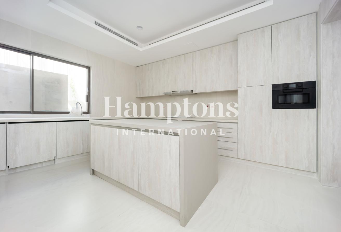 Newly Built | Huge 5BR Villa | Private Pool photo 10