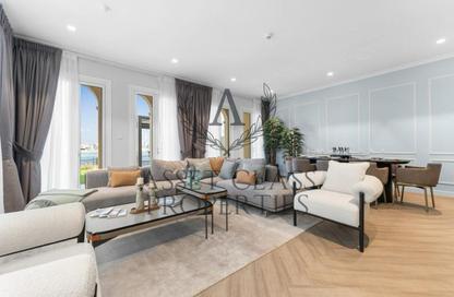 Villa - 4 - 5 for rent in Sur La Mer 2 - Sur La Mer - Jumeirah 1 - Jumeirah - Dubai Villa - 4 - 5 for rent in Sur La Mer 2 - Sur La Mer - Jumeirah 1 - Jumeirah - Dubai